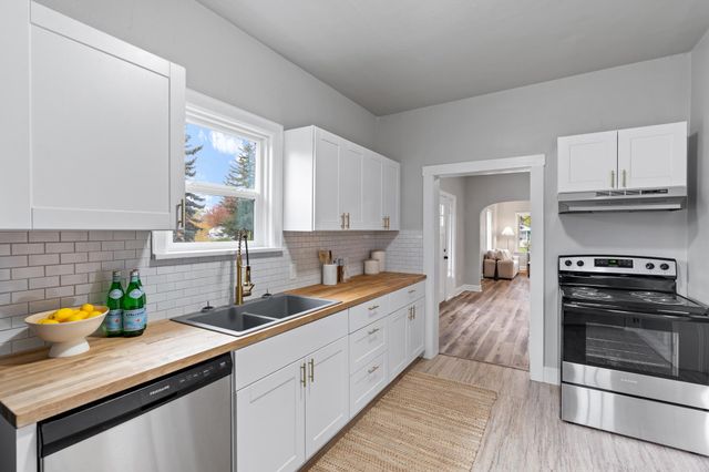 8102 E Valleyway Ave, Spokane Valley, WA 99212