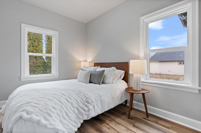 8102 E Valleyway Ave, Spokane Valley, WA 99212