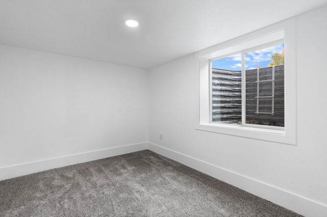 8102 E Valleyway Ave, Spokane Valley, WA 99212