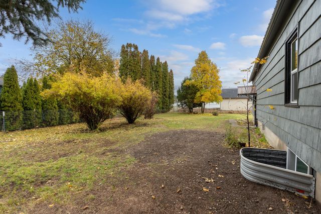 8102 E Valleyway Ave, Spokane Valley, WA 99212