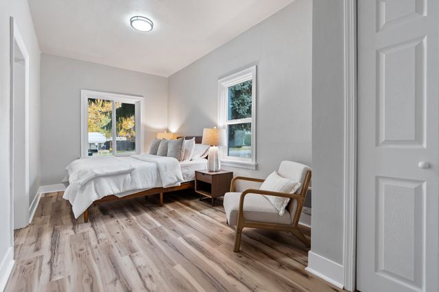 8102 E Valleyway Ave, Spokane Valley, WA 99212