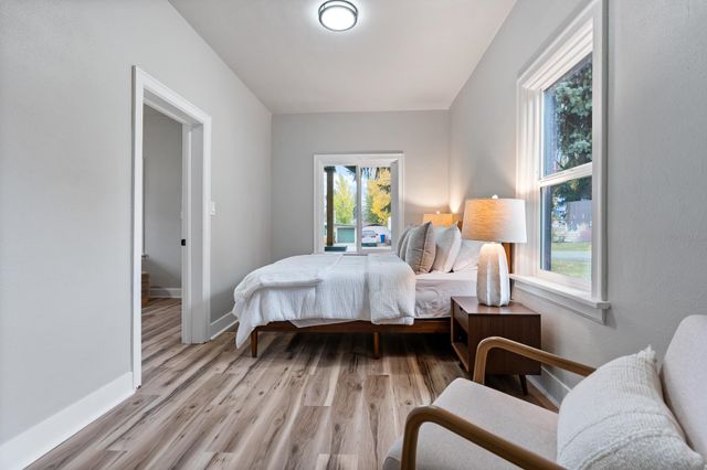 8102 E Valleyway Ave, Spokane Valley, WA 99212