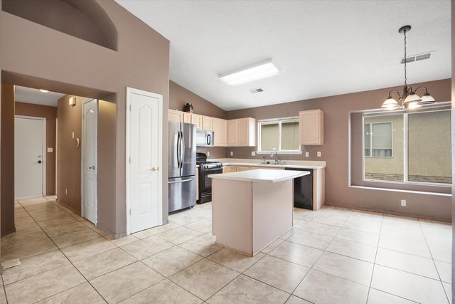 7701 Kentwood Avenue NW, Albuquerque, NM 87114