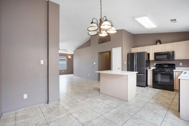 7701 Kentwood Avenue NW, Albuquerque, NM 87114