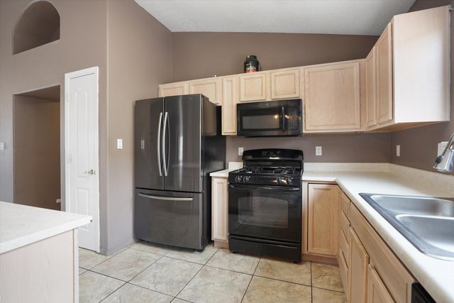 7701 Kentwood Avenue NW, Albuquerque, NM 87114