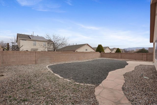 7701 Kentwood Avenue NW, Albuquerque, NM 87114