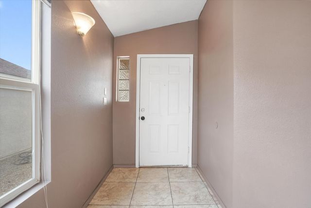 7701 Kentwood Avenue NW, Albuquerque, NM 87114