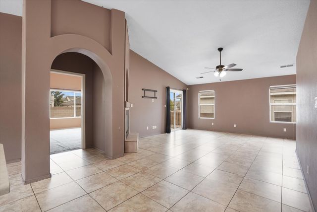 7701 Kentwood Avenue NW, Albuquerque, NM 87114