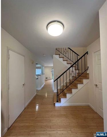 18 Linwood Avenue 18, Cresskill, NJ 07626
