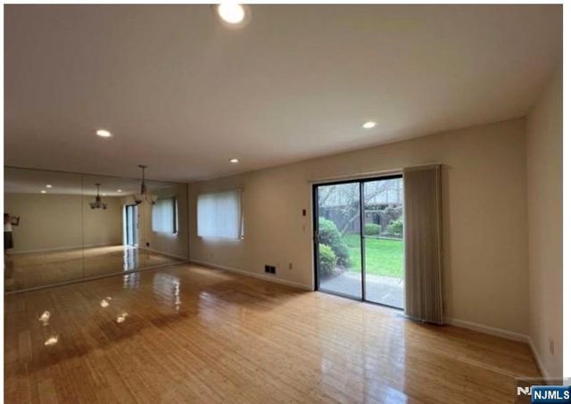 18 Linwood Avenue 18, Cresskill, NJ 07626