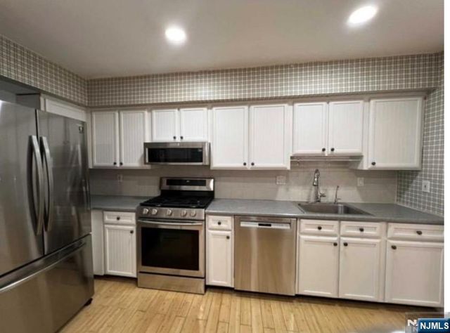 18 Linwood Avenue 18, Cresskill, NJ 07626