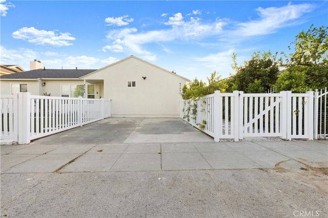 8759 Snowden Ave., Arleta, CA 91331