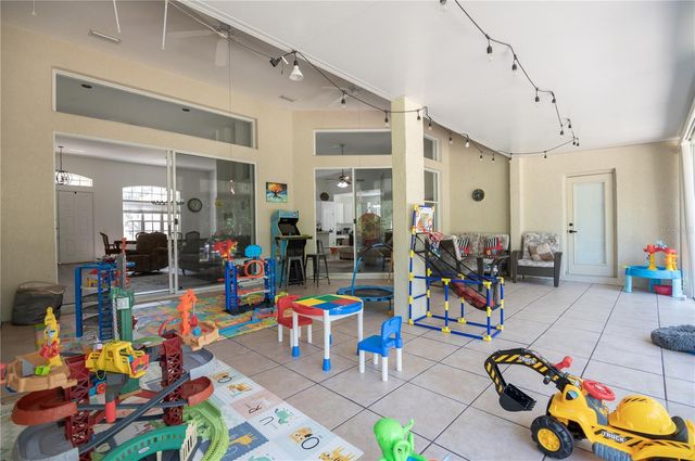 6120 CEZANNE AVENUE, Lutz, FL 33558