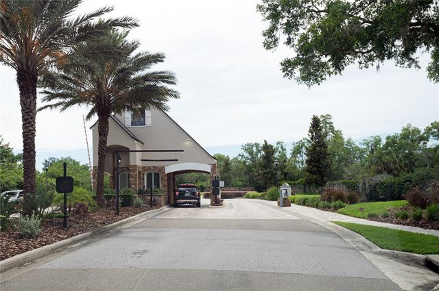 6120 CEZANNE AVENUE, Lutz, FL 33558