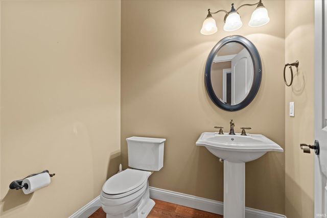 51625 Meadow Pointe Court, Granger, IN 46530