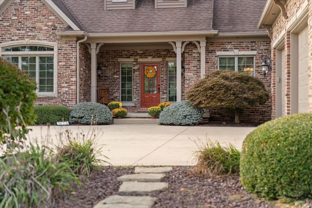 51625 Meadow Pointe Court, Granger, IN 46530