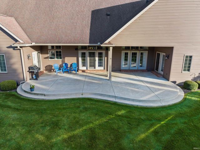 51625 Meadow Pointe Court, Granger, IN 46530