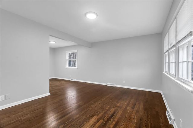 819 S Main Street, Liberty, MO 64068