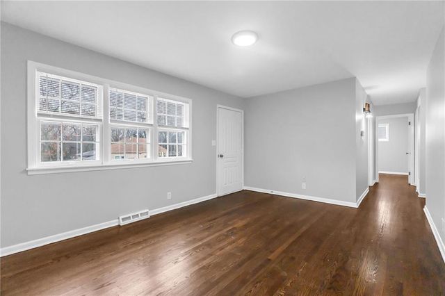 819 S Main Street, Liberty, MO 64068