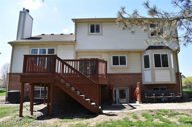 201 Columbia Drive, South Lyon, MI 48178