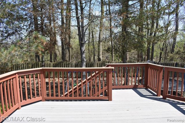 201 Columbia Drive, South Lyon, MI 48178