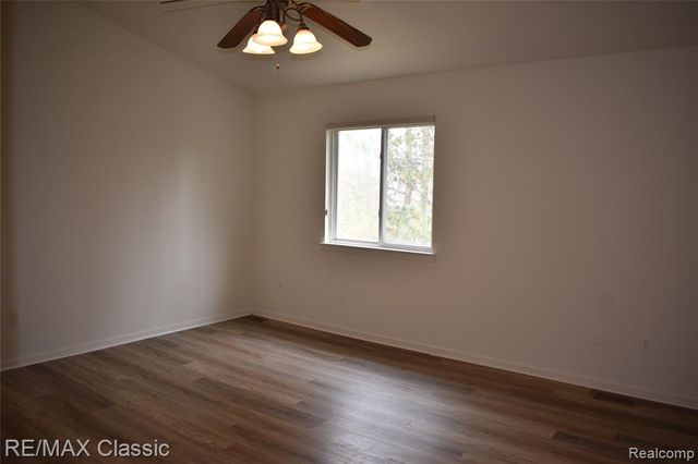 201 Columbia Drive, South Lyon, MI 48178