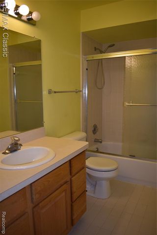 201 Columbia Drive, South Lyon, MI 48178