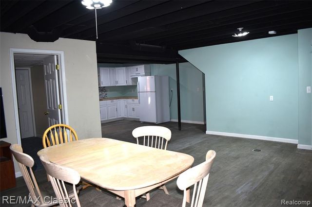 201 Columbia Drive, South Lyon, MI 48178