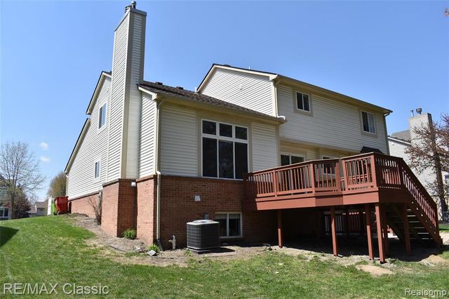 201 Columbia Drive, South Lyon, MI 48178