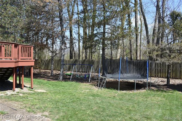201 Columbia Drive, South Lyon, MI 48178