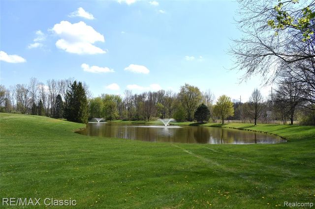 201 Columbia Drive, South Lyon, MI 48178