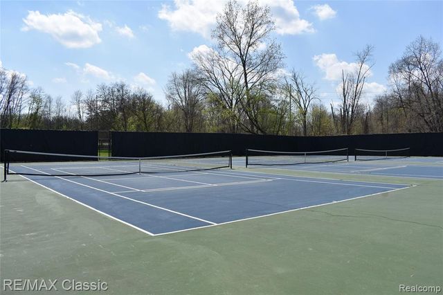 201 Columbia Drive, South Lyon, MI 48178