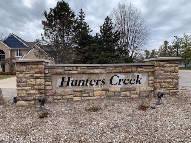 201 Columbia Drive, South Lyon, MI 48178