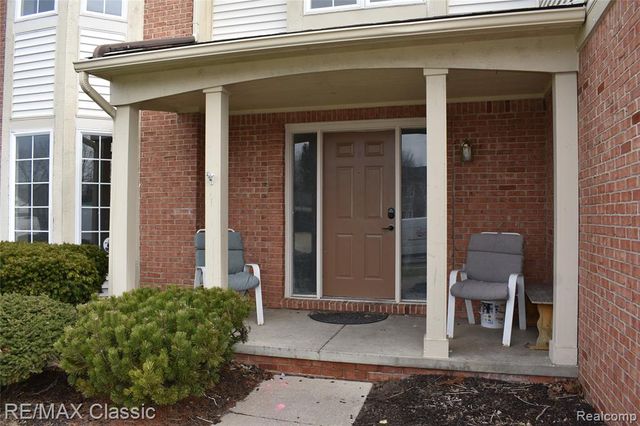 201 Columbia Drive, South Lyon, MI 48178