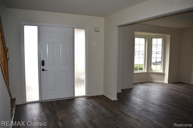 201 Columbia Drive, South Lyon, MI 48178