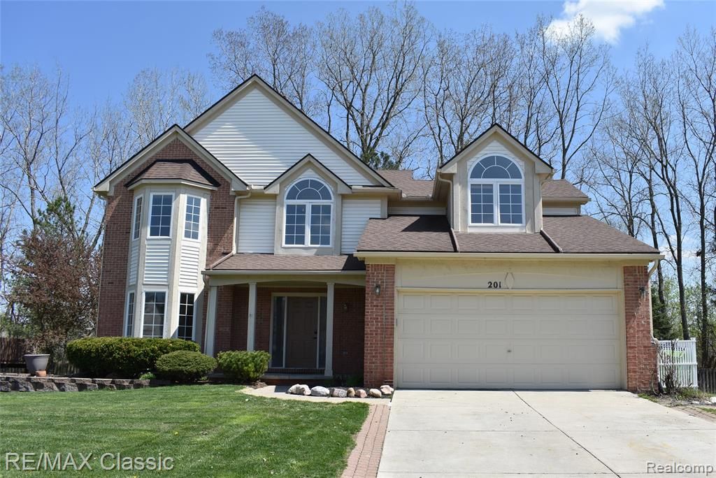 201 Columbia Drive, South Lyon, MI 48178