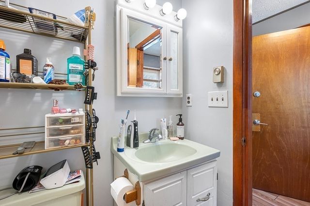 188 Auburn St, Auburn, MA 01501