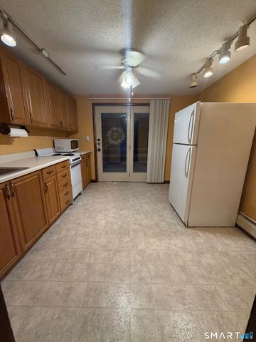 19 Evergreen Drive, Clinton, CT 06413