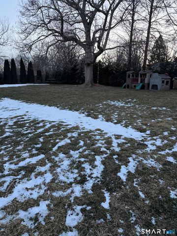 19 Evergreen Drive, Clinton, CT 06413