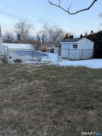 19 Evergreen Drive, Clinton, CT 06413