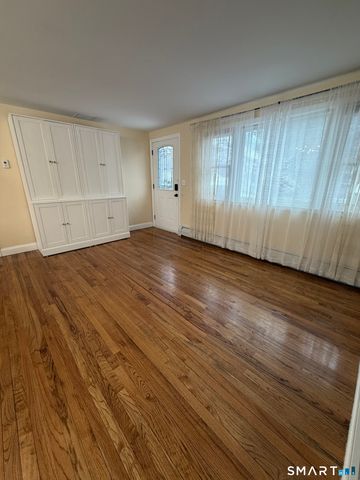 19 Evergreen Drive, Clinton, CT 06413