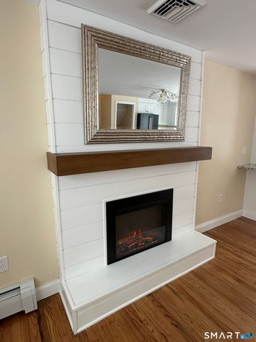 19 Evergreen Drive, Clinton, CT 06413