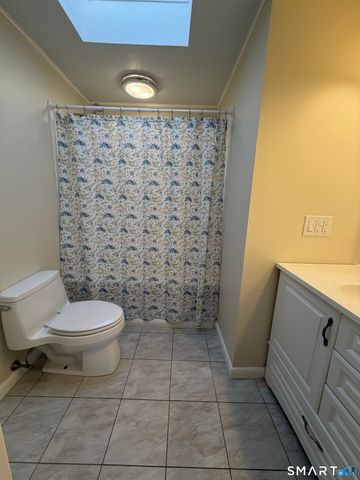 19 Evergreen Drive, Clinton, CT 06413