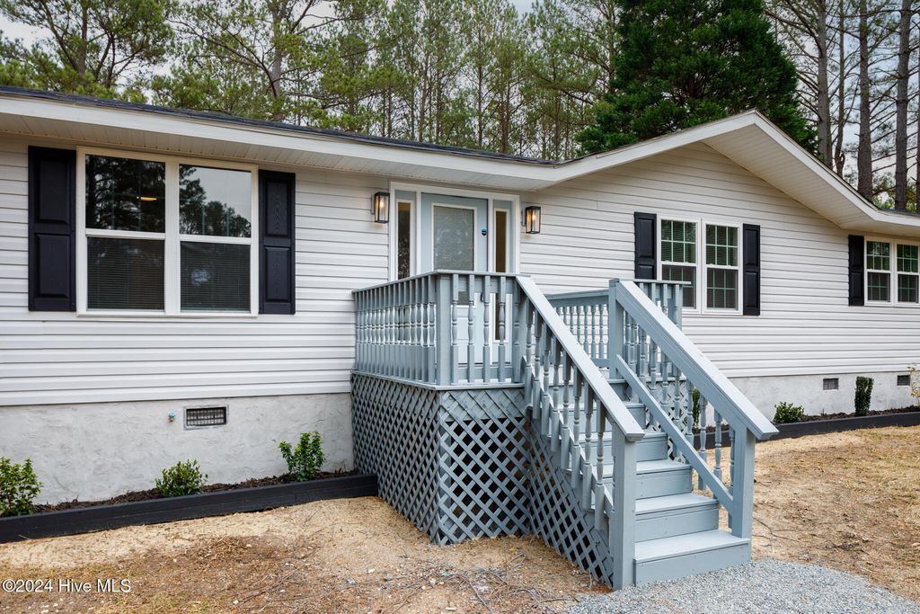 212 Tram Road, West End, NC 27376