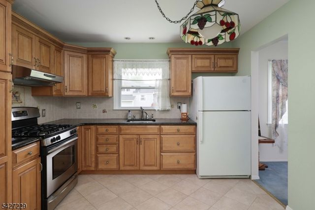 76 Harrison St, Clark Twp., NJ 07066