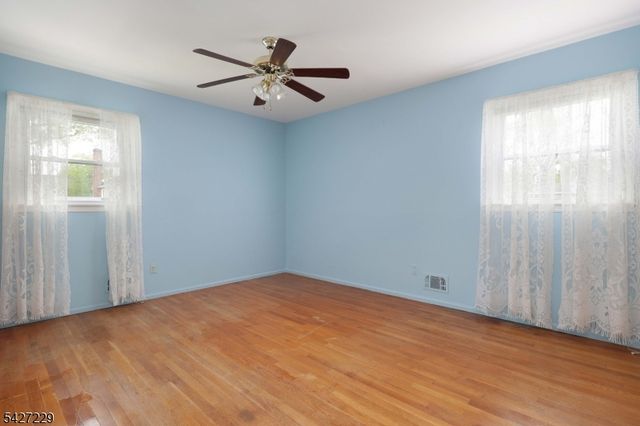 76 Harrison St, Clark Twp., NJ 07066