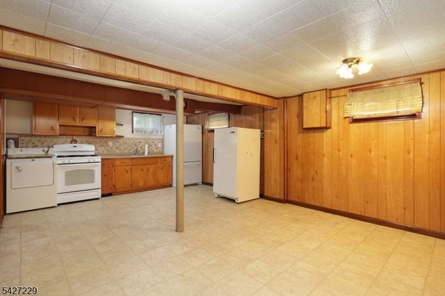 76 Harrison St, Clark Twp., NJ 07066