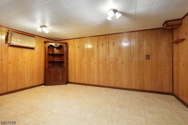 76 Harrison St, Clark Twp., NJ 07066