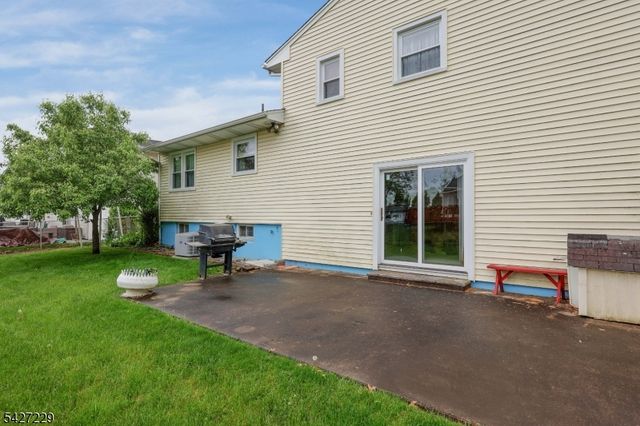 76 Harrison St, Clark Twp., NJ 07066