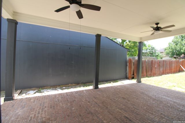 10002 BIRCH FIELD DR, San Antonio, TX 78245